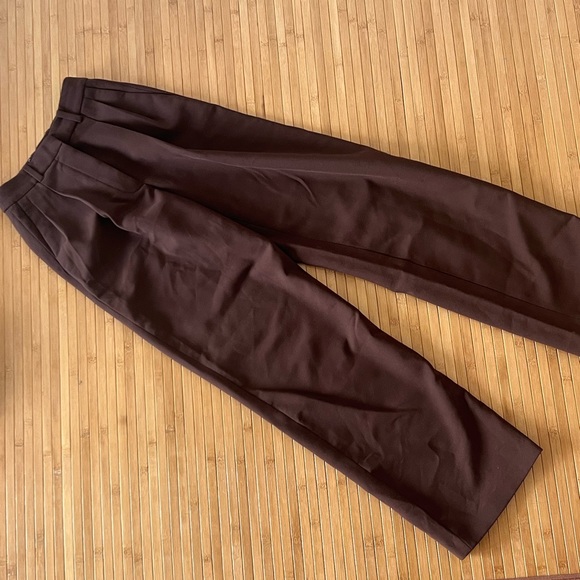 Aritzia Pleated Pant in Brown 00 NWOT - Picture 4 of 12